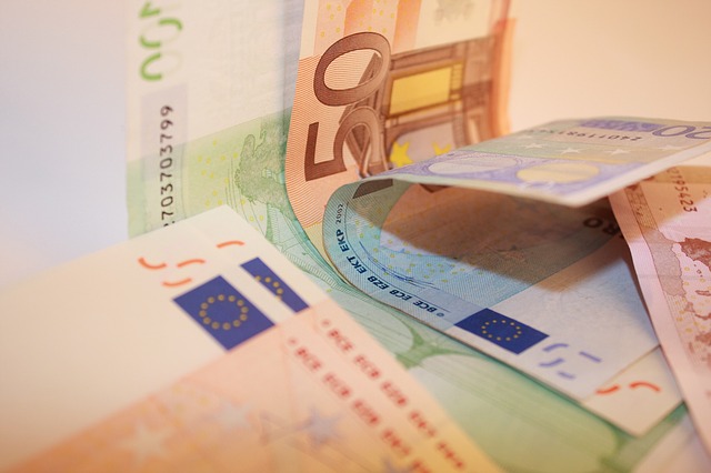 barevné euro bankovky, detail